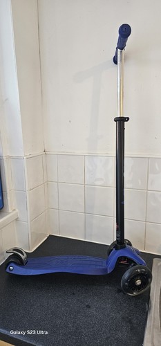 Maxi micro scooter blu - micro, ruote