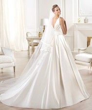 BNWT Pronovias Ocumo Ballgown