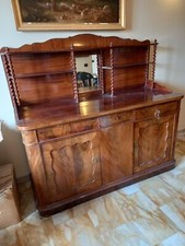 Grande antica credenza in