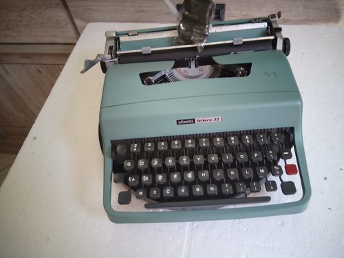 Macchina scrivere olivetti - da,