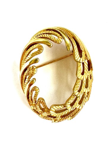 Trifari brooch gold tone - brooch,