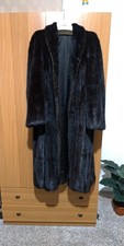 Pelliccia visone scuro lunga