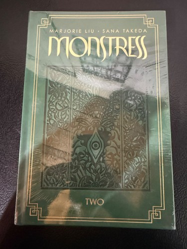 Nuovo monstress volume - nuovo, 2