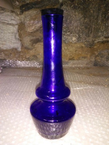 Vecchio vaso vetro - in, blu