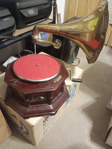 His masters voice the - "his,