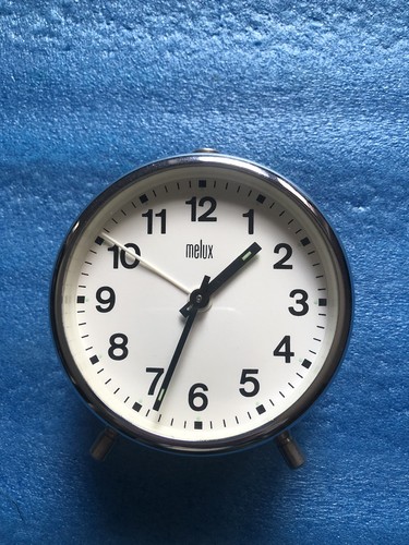 Orologio sveglia analogica