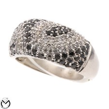 Anello in oro bianco 18 Kt 750 fascione diamanti neri e bianchi pavè 1,75 ct ...