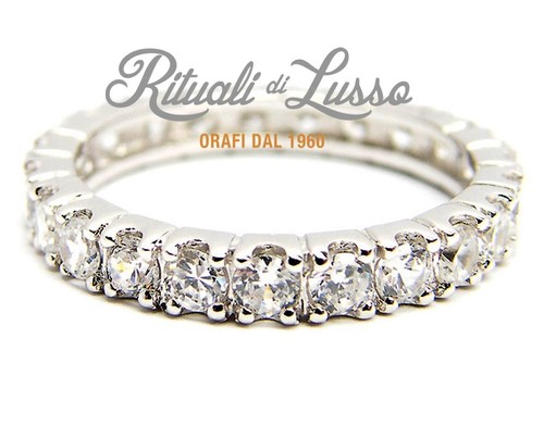 Anello veretta eternity