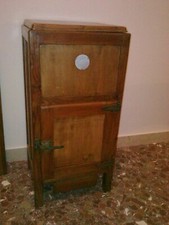 ghiacciaia in legno antica