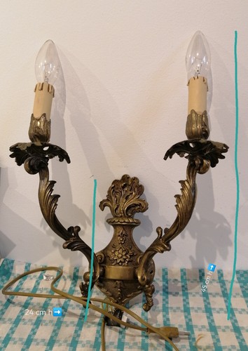 Una singola applique - una, vintage
