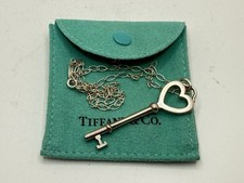 Collana con ciondolo chiave