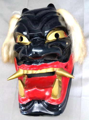 Maschera demone argilla carta