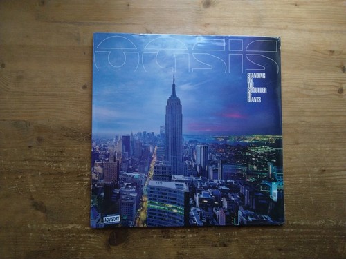 Oasis standing the shoulder - oasis,