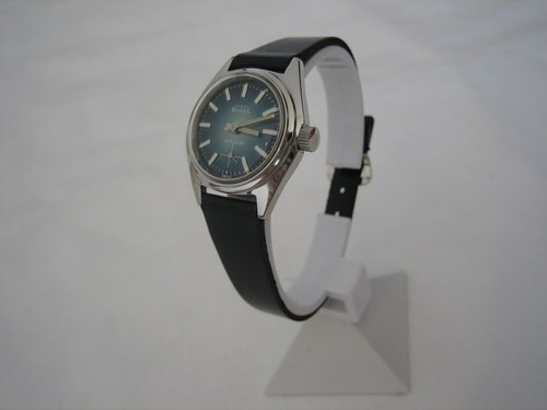Nos new vintage - new, swiss