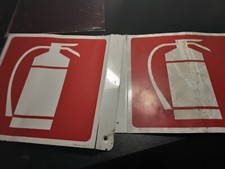 2 VECCHI CARTELLI INDUSTRIALI PER ESTINTORE 1 RIPORTA LA SCRITTA CISA ART. 8801