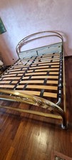 Letto matrimoniale in ottone con rete a doghe e materasso 