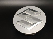 SUZUKI 54MM BORCHIA COPPA TAPPO COPRI MOZZO MOZZI CERCHIO RUOTA LOGO BADGE SIGLA