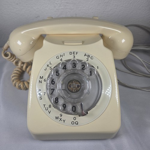 Vintage 1968 gpo 746 cream - vintage,