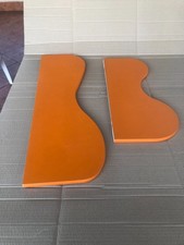 mensole in legno arancioni