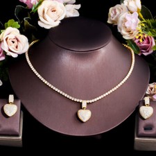 Collana e orecchini cuore