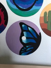 dipinto moderno cd, vari colori, fatto artigianalmente con pittura. Unico.