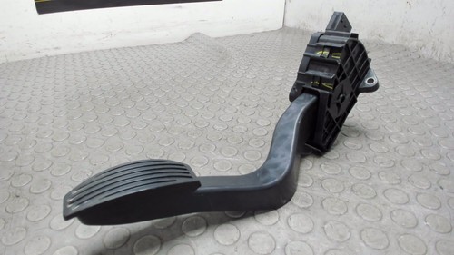 Acceleratore completamente - acceleratore, (completamente
