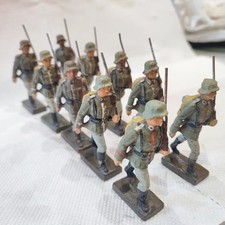 Plotone di 10 soldatini in pasta LINEOL made In Germany. Tedeschi.