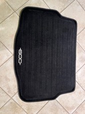 tappeto nero in moquette per