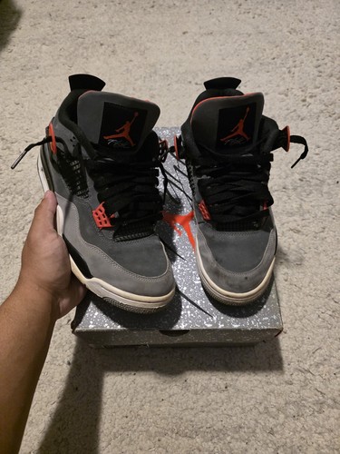 Taglia jordan 4 - 10,