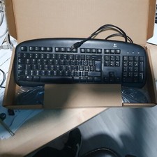Logitech tastiera deluxe usata in confezione originale con poggia polsi nuovo
