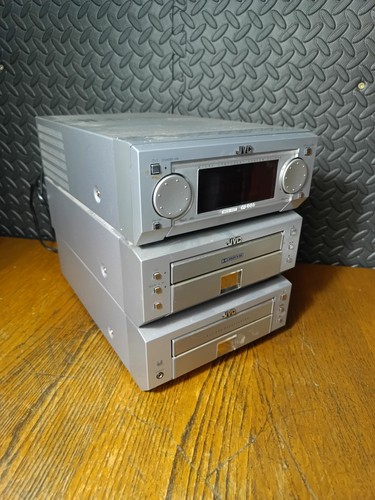 Amplificatore nastro - cd, a