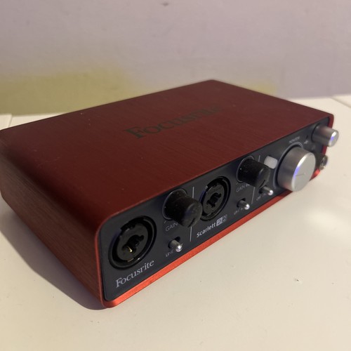 Focusrite scarlett 2i4 - scarlett, 2a