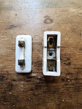 scatola elettrica antica in ceramica