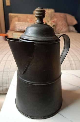 Antica caffettiera primitiva