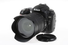 Nikon D90 con AF-S DX 18-105mm