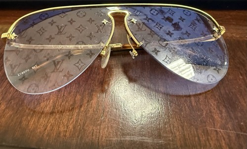 Louis vuitton monogram - louis, shield