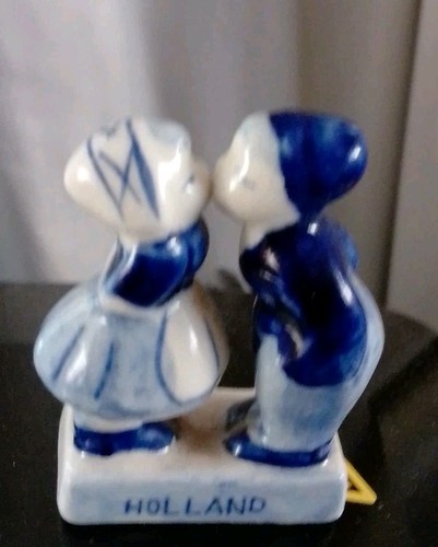 Statuina coppia che bacia - che,