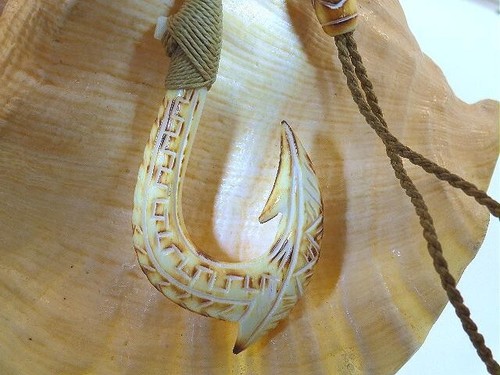 Collana gancio pesce tribale - gancio,