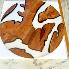 Tavolo rotondo in resina