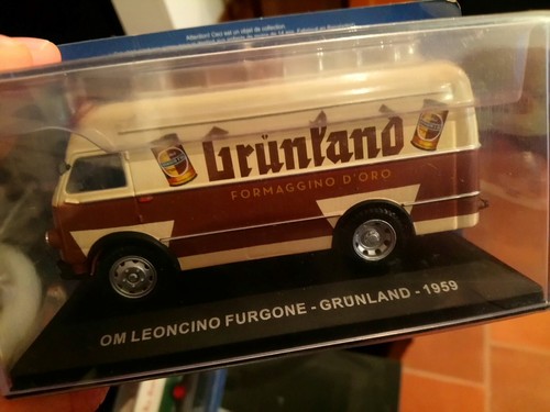 Modellino om leoncino - modellino,