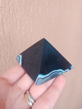 Minerali *** GRANDE PIRAMIDE IN AGATA NERA  18#