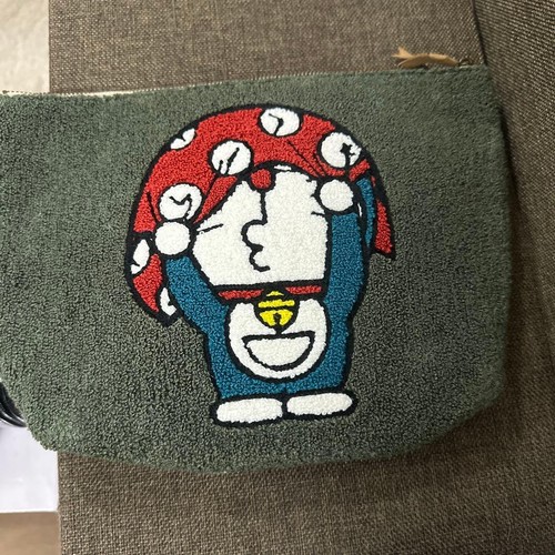 Doraemon pouch grande - doraemon,