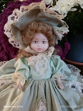 Bambola interamente porcellana