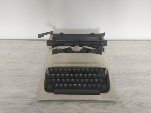 Macchina scrivere olivetti - scrivere,