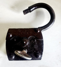 ANTICO LUCCHETTO CON CHIAVE