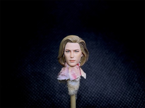 Modellino dipinto attrice - 1/18,