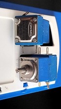 Qty 2 Potenziometri con Interruttore p/n 311-1701 Per Oscilloscopi Tektronix 
