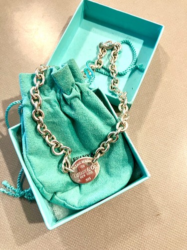 Collana con ciondolo - , girocollo