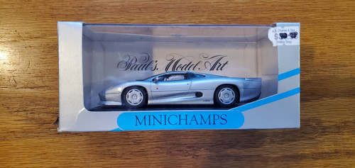 Minichamps 430 102222 jaguar - 430,