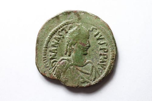 Anastasio follis - *, *
